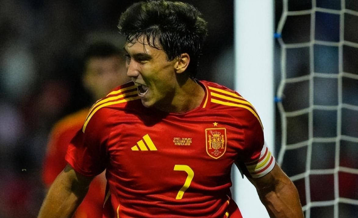 西甲12场仅首发1次!皇马“太子”表现平庸却成五大豪强争抢焦点